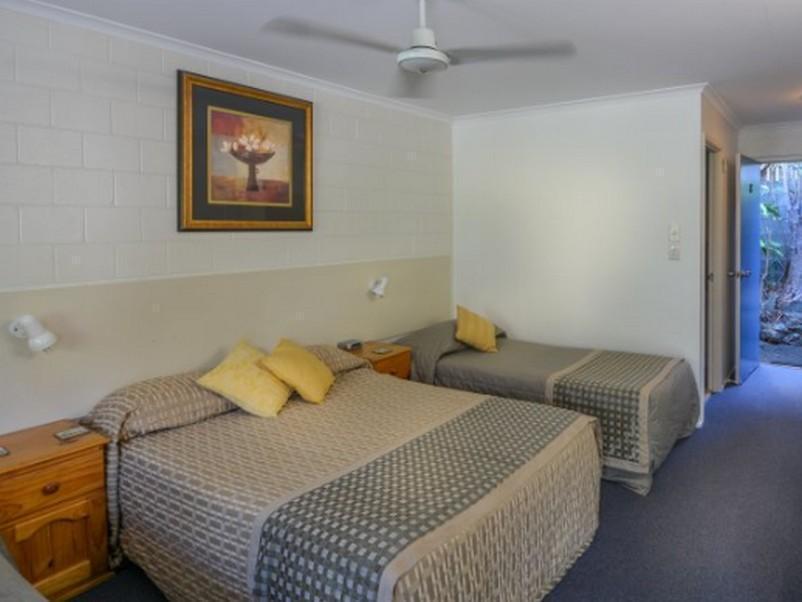 The Blue Water, Dreamtime Motel 4*